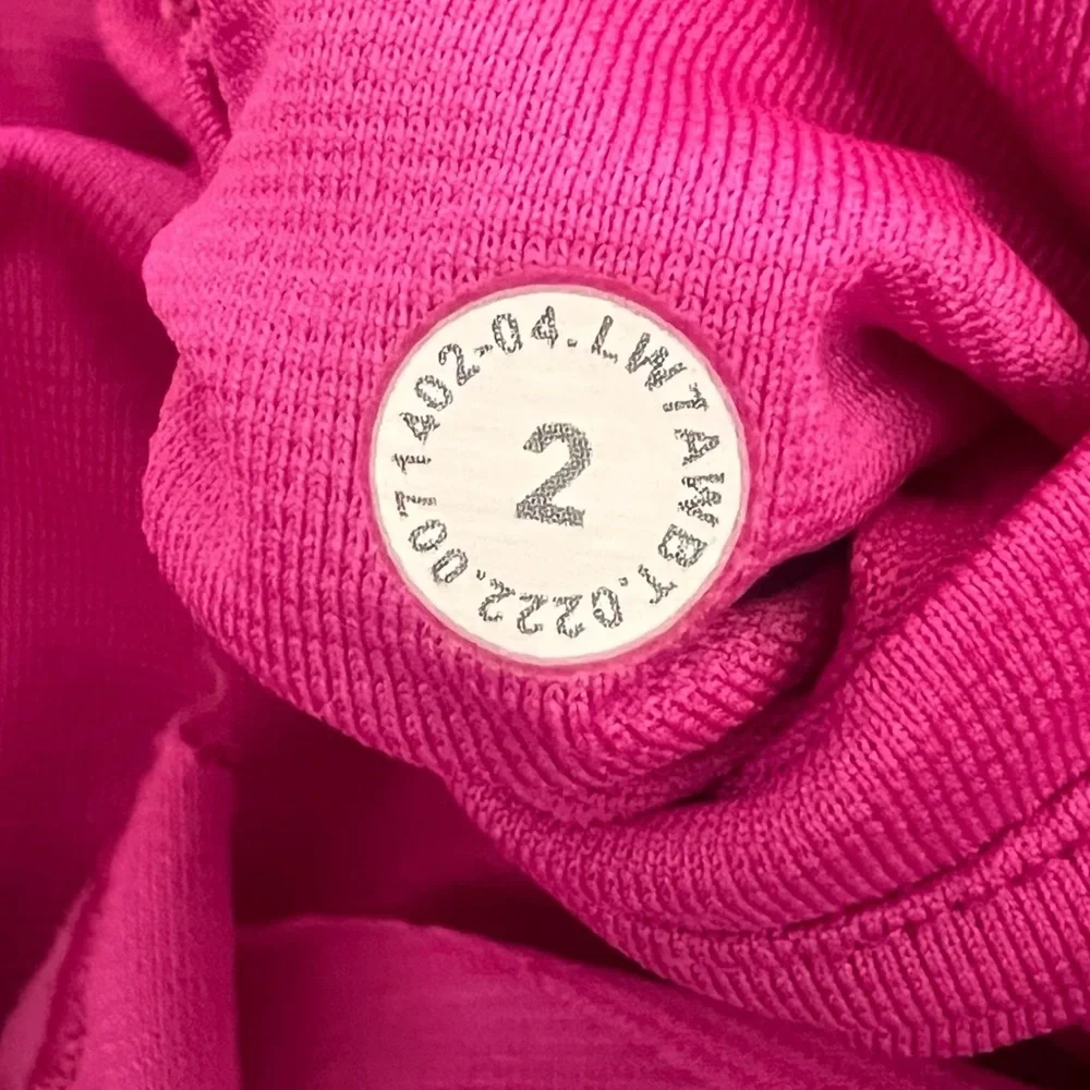 EUC Lululemon Women’s Hotty Hot High-Rise Lined Short 4” Sonic Pink Size 2 - Picture 3 of 4